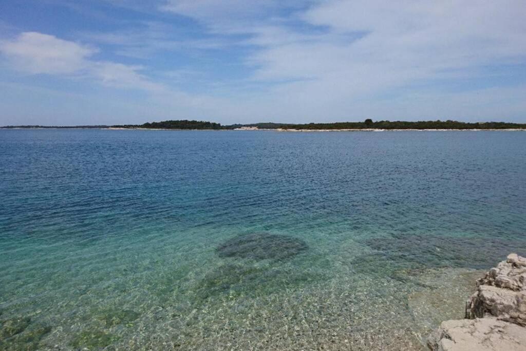 Apartment Vesna For 2, Free Parking And Wi-Fi Pula Exterior photo