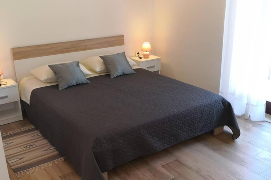 Apartment Vesna For 2, Free Parking And Wi-Fi Pula Exterior photo