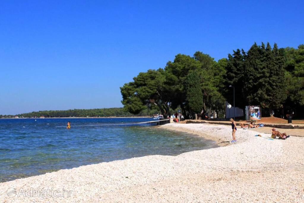 Apartment Vesna For 2, Free Parking And Wi-Fi Pula Exterior photo